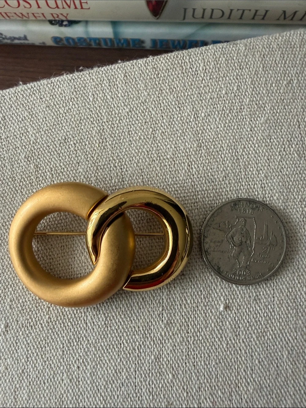 Monet Signed Vintage Double Circle Matte & Shiny Gold Plated Brooch. 1980’s.